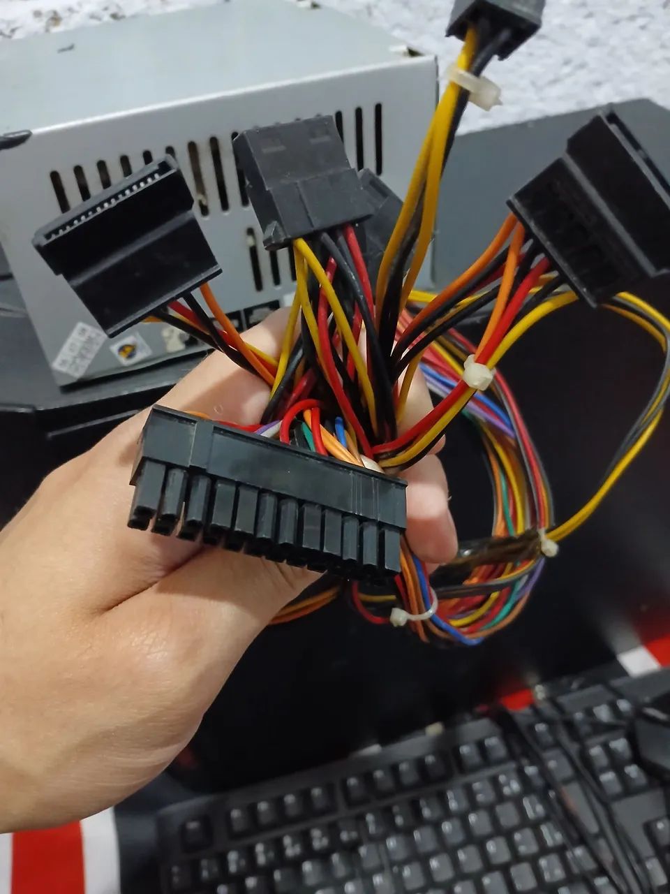 Fonte Duex DX 450S ATX 450W - 20+4 Pinos - Usada e funcionando  - Foto 3