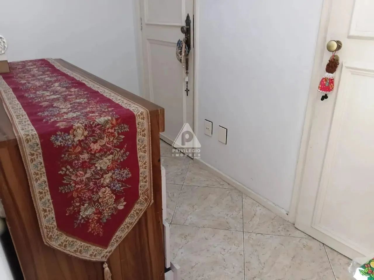 Sala comercial à venda, próximo ao comercio local e Metrô Saens Pena - Foto 2