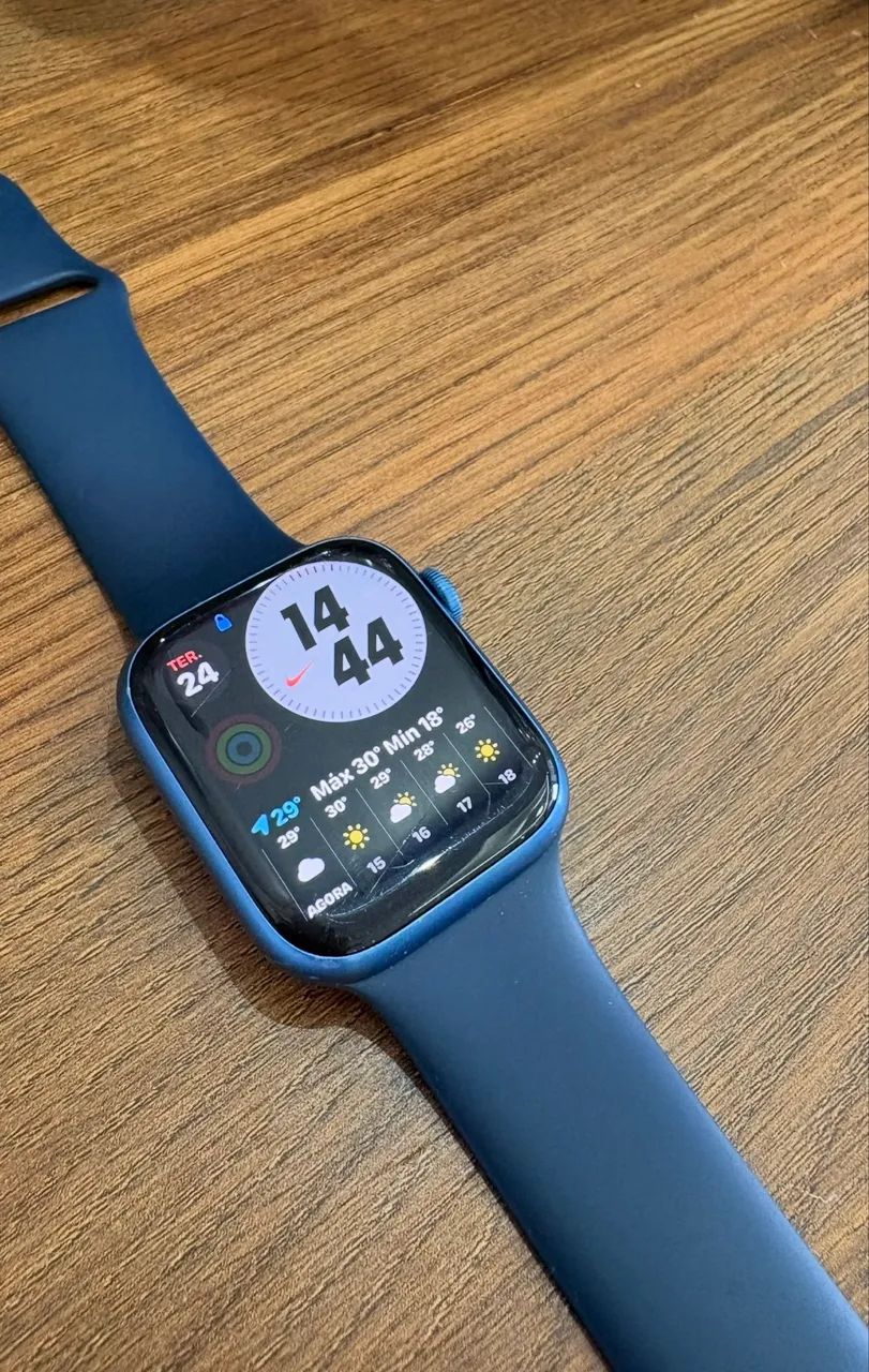 Apple Watch Série 7 - 44mm