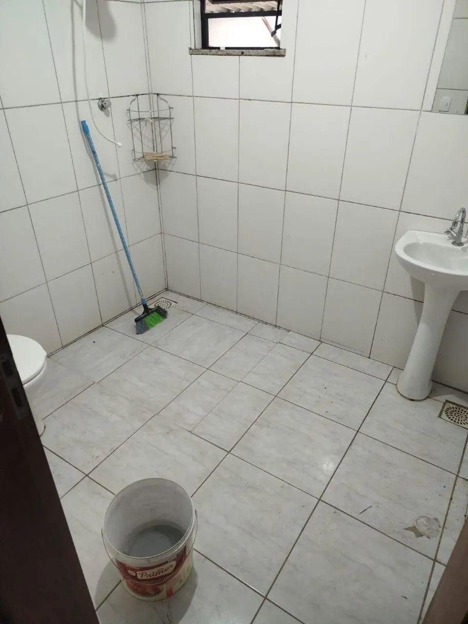 ALUGA-SE CASA - 3 QUARTOS | VARANDA + TERRAÇO - Foto 2