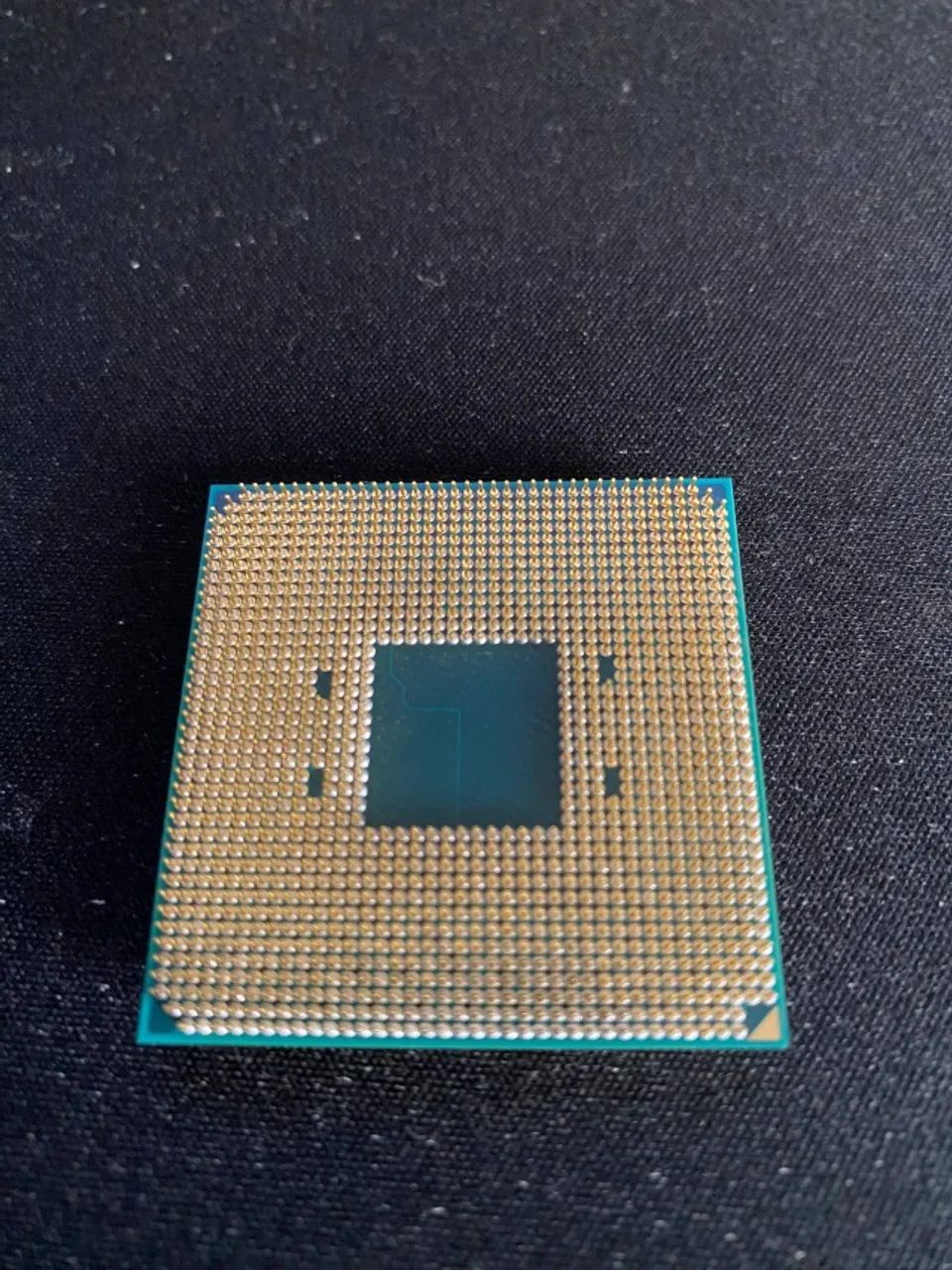 AMD Ryzen 3 4300G CPU + 冷却ファン AMD Ryzen 3 4300G CPU Wraith Stealth Cooler付属