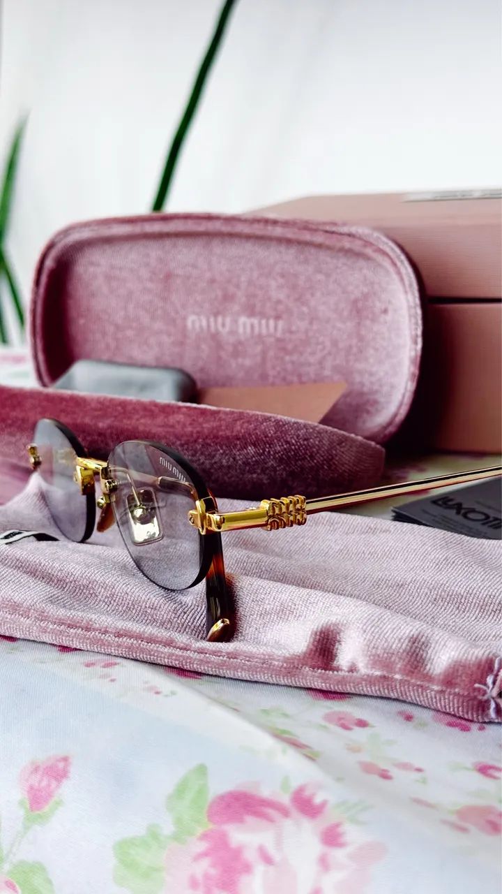 Óculos de Sol MiuMiu Três Peças Dourado
