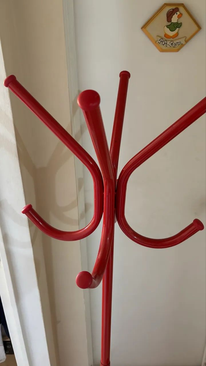 Cabide de Roupas Vermelho  - Foto 4
