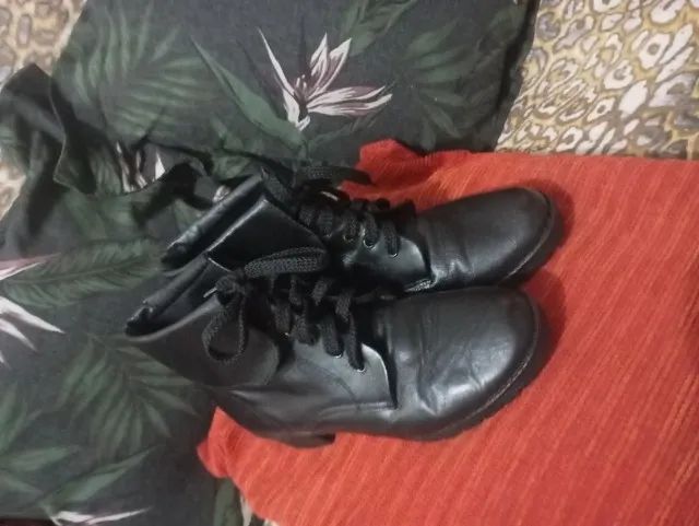 Bota de couro ,em perfeito estado ,calca 36 36