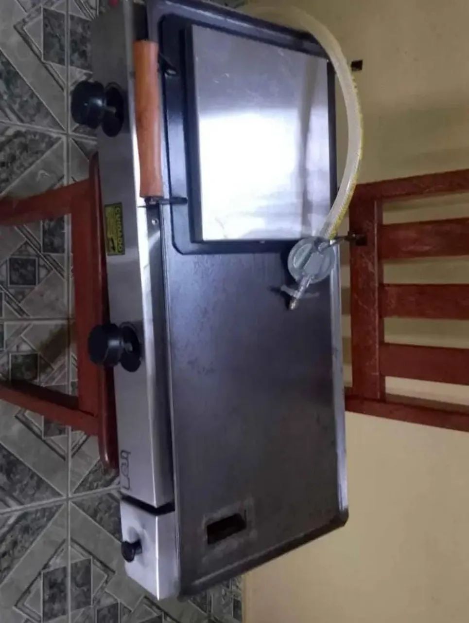 Chapeira a gás e um tacho TD semi novos 