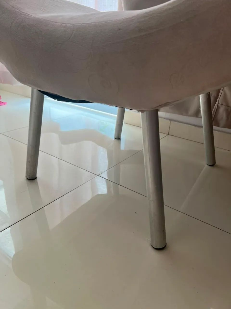 2x Poltronas na cor bege *usadas* - Foto 3