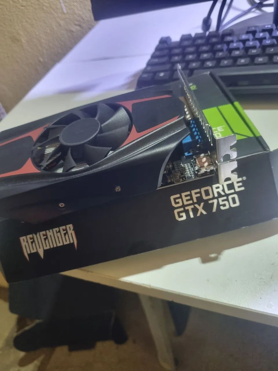 Placa de video gtx 750 nao da video