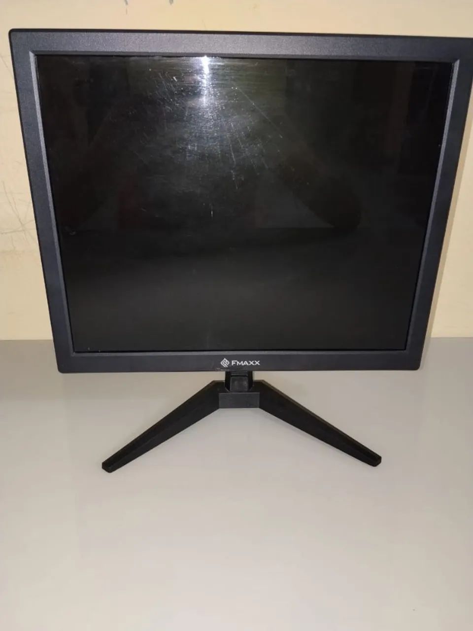 Vendo um monitor de 17 polegadas 75ahz tipo Led. FMAXX