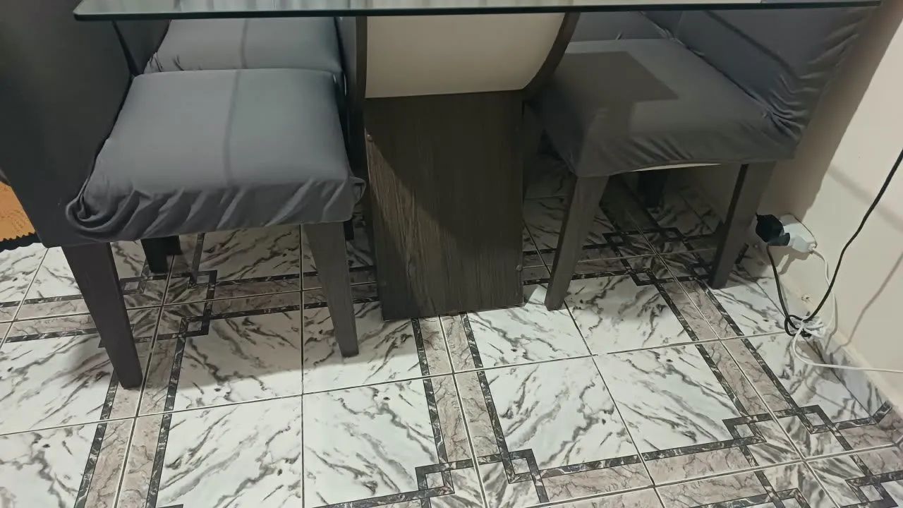 Mesa vendendo 