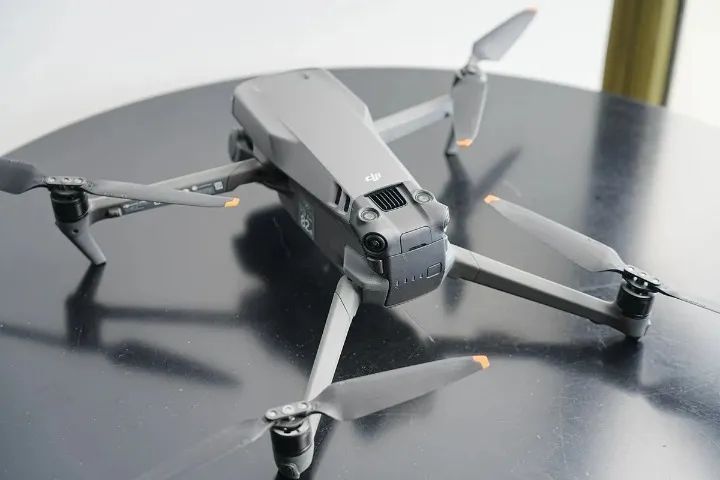 Drone DJI Mavic 3 Pro Fly More Combo 5.1K com 3 Baterias - Foto 2