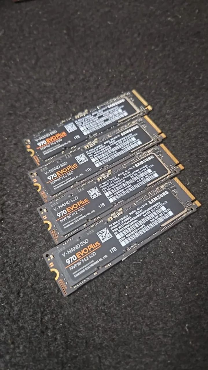 3 SSDs Samsung 970 EVO Plus 1 TB