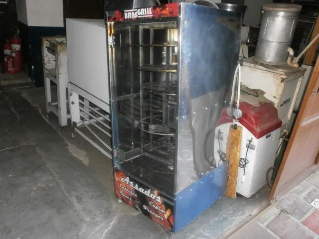 assador de carne / frango - prateleiras giratório -  pouco uso - Foto 3