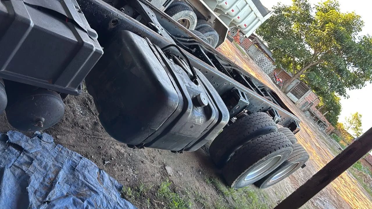 Caminhão 24-250  - Foto 2
