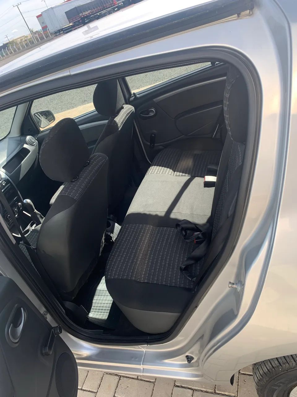 Renault Sandero Expression Hi-flex 1.0 16V 5P 2012 - Foto 5