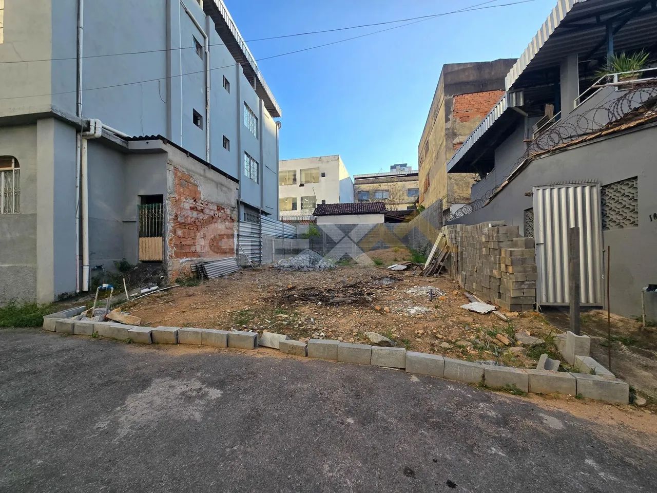 Terreno à Venda com 161,55 m² no Centro de Divinópolis MG. - Foto 2