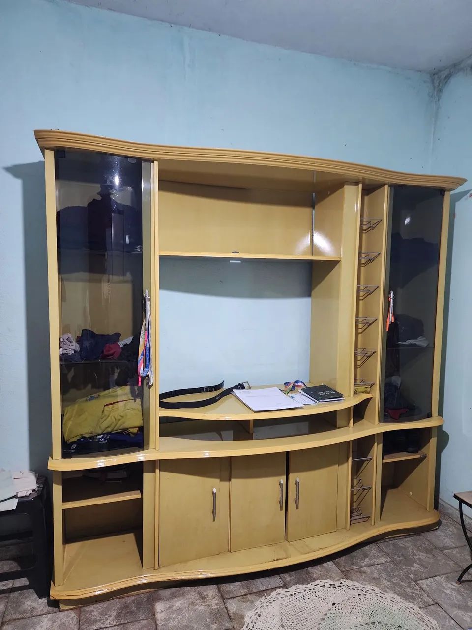 Estante de sala