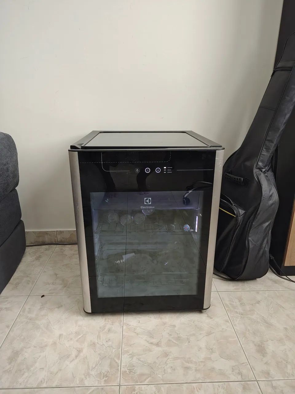 Frigobar Eletrolux RV80 220v