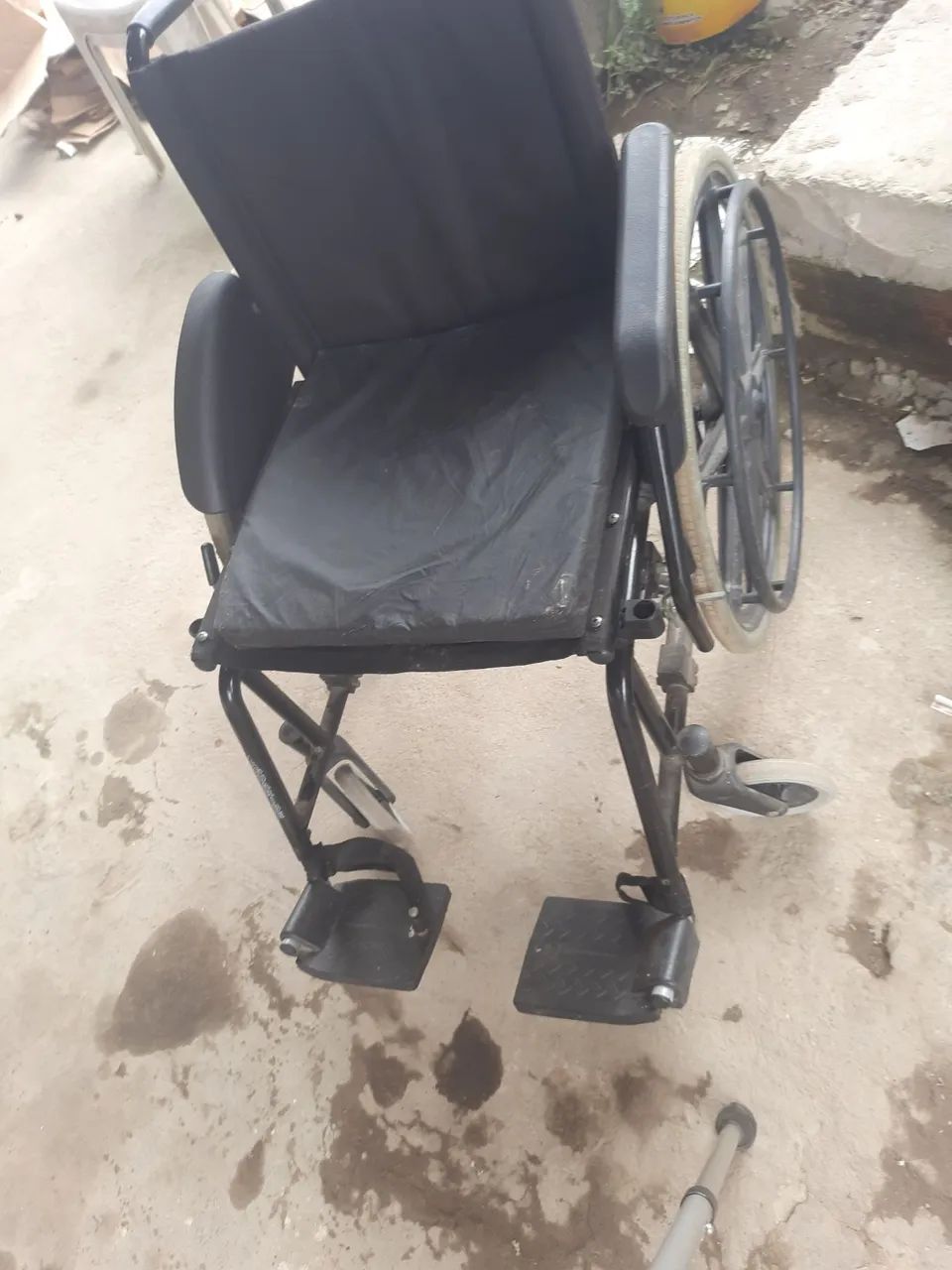 Vende-se cadeira de roda e banho  - Foto 2
