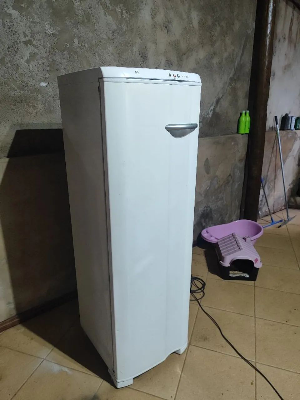 Freezer vertical Eletrolux 