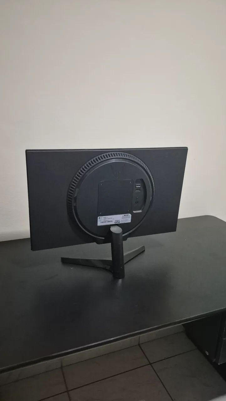 Monitor LG UltraGear 24" IPS 144Hz 1ms - Foto 2