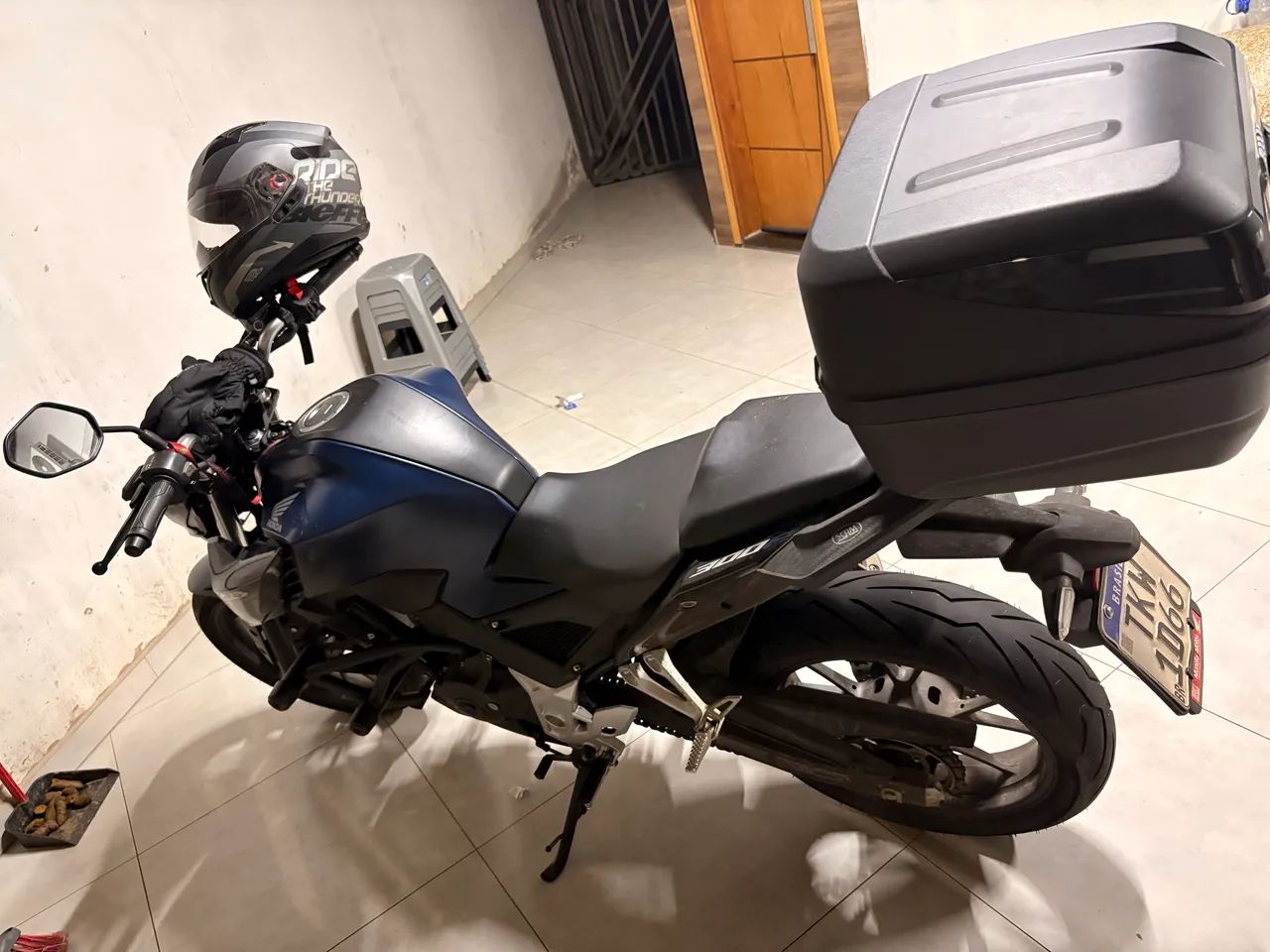 CB300F  - Foto 3