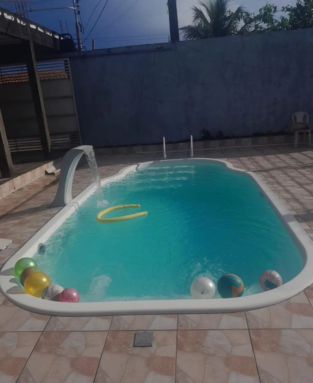 //Casa com piscina próxima à Avenida das Flores  - Foto 2