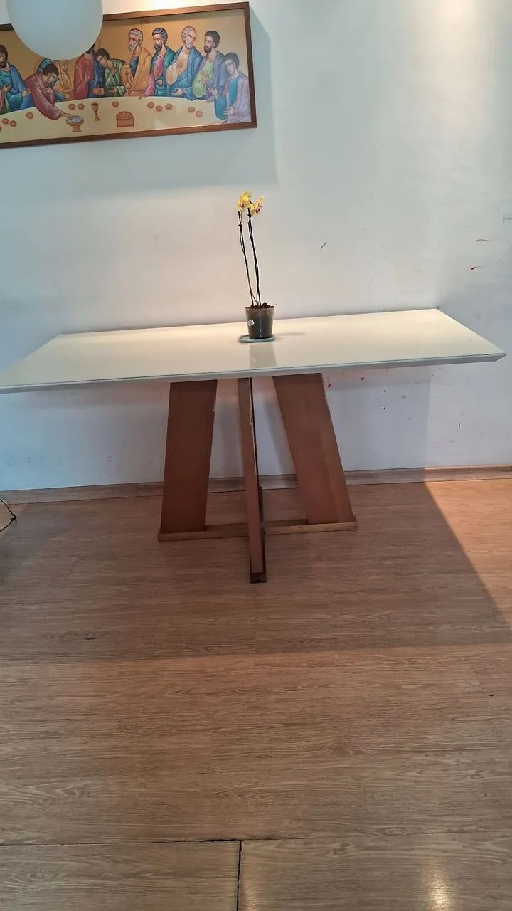 Mesa de seis lugares 