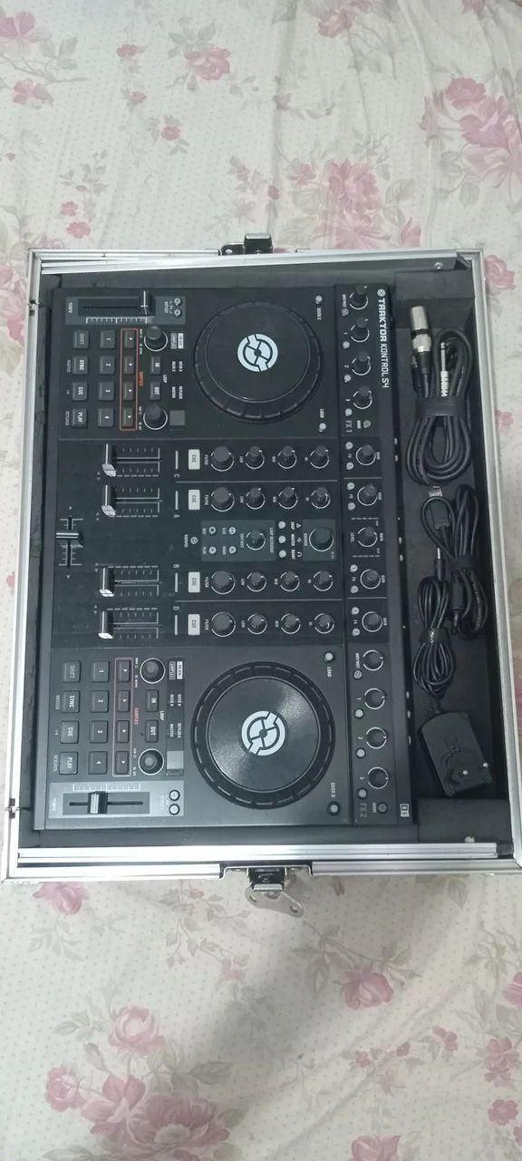 Mesa de som traktor kontrol s4