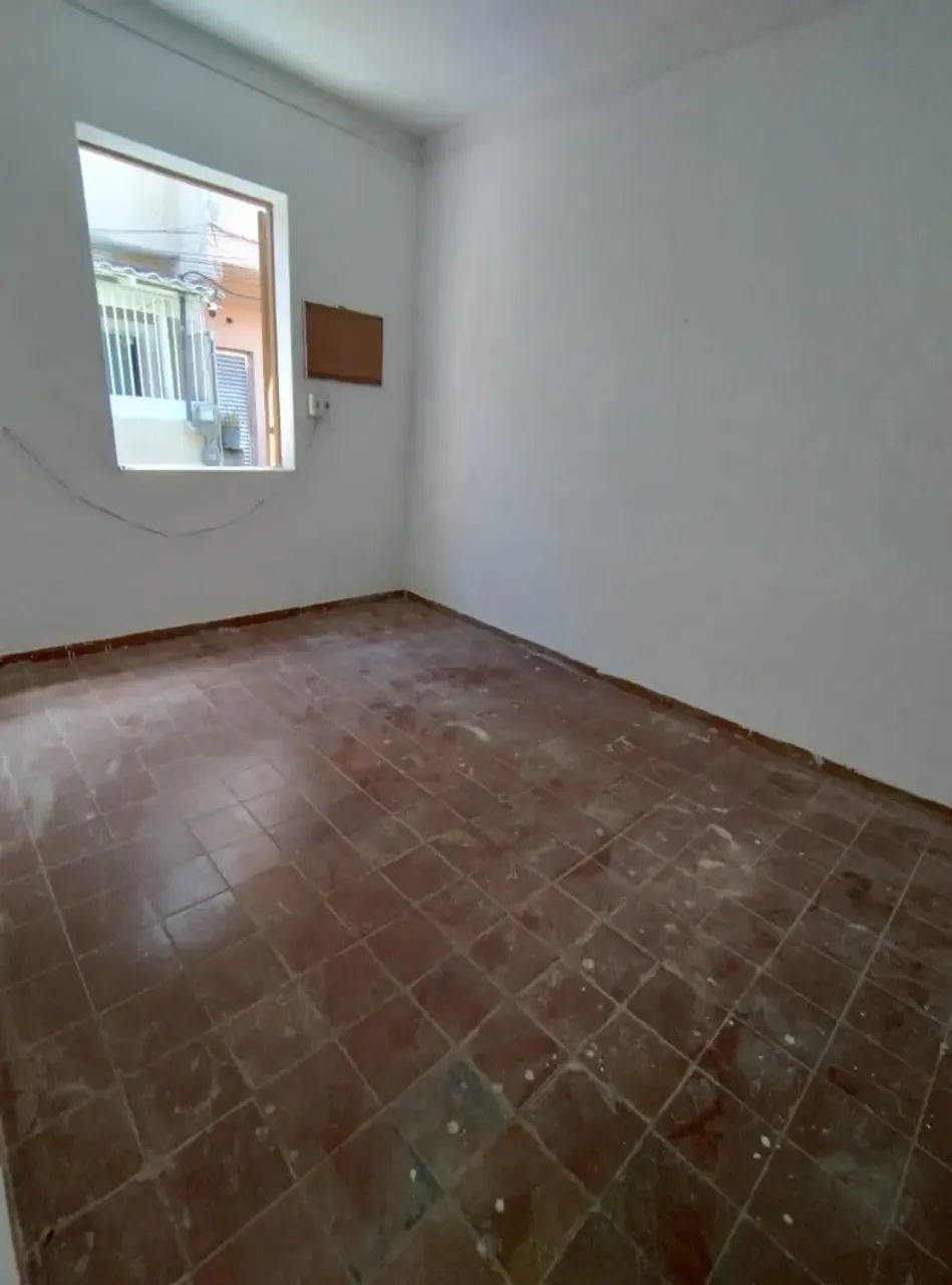 CASA COM 2 QUARTOS EM CENTRO - ACEITO ENTRADA - Foto 5