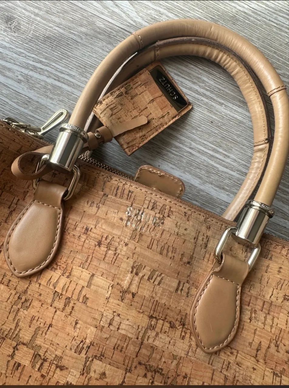 Bolsa Schutz Lorena tote cortiça  - Foto 2