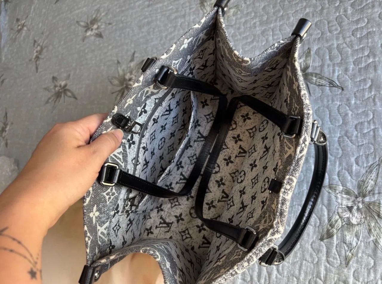 Bolsa Louis Vuitton onthego  - Foto 3