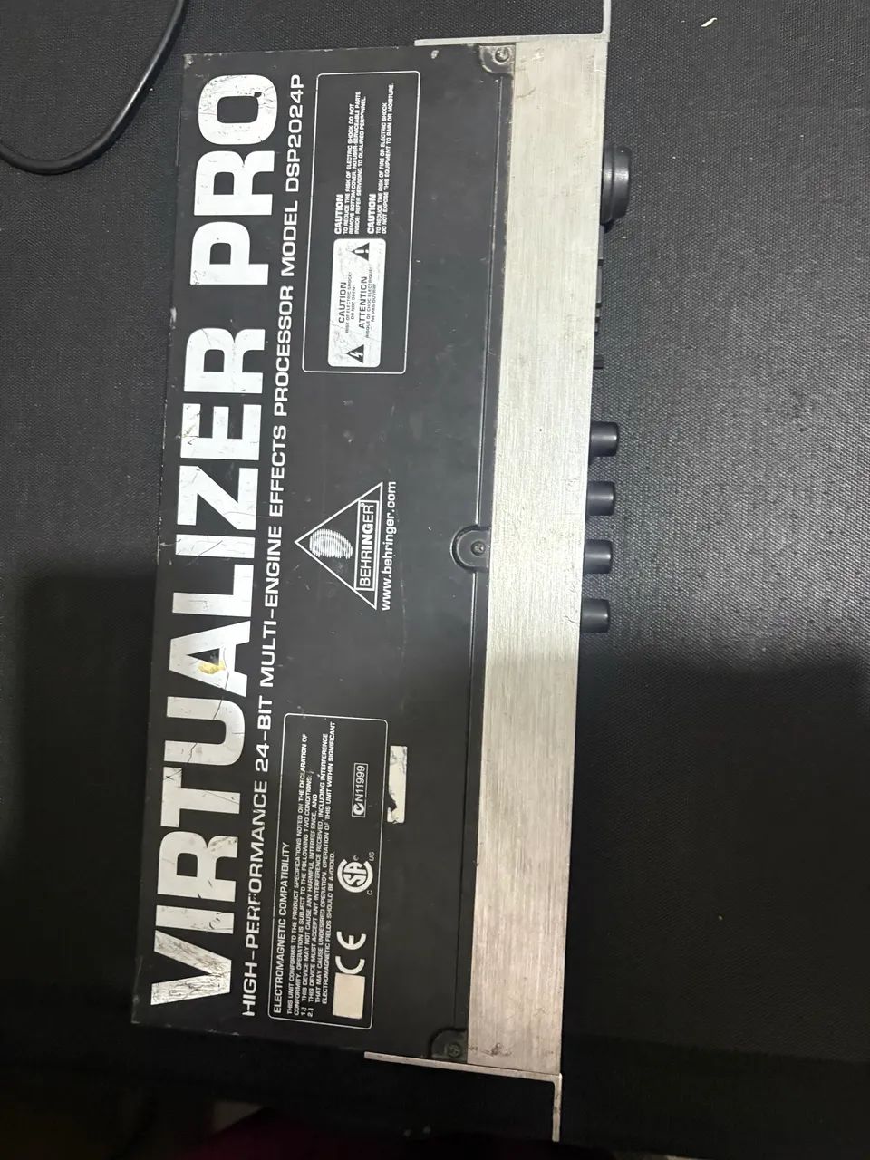 Behringer Virtualizer Pro DSP2024P - Processador de Efeitos