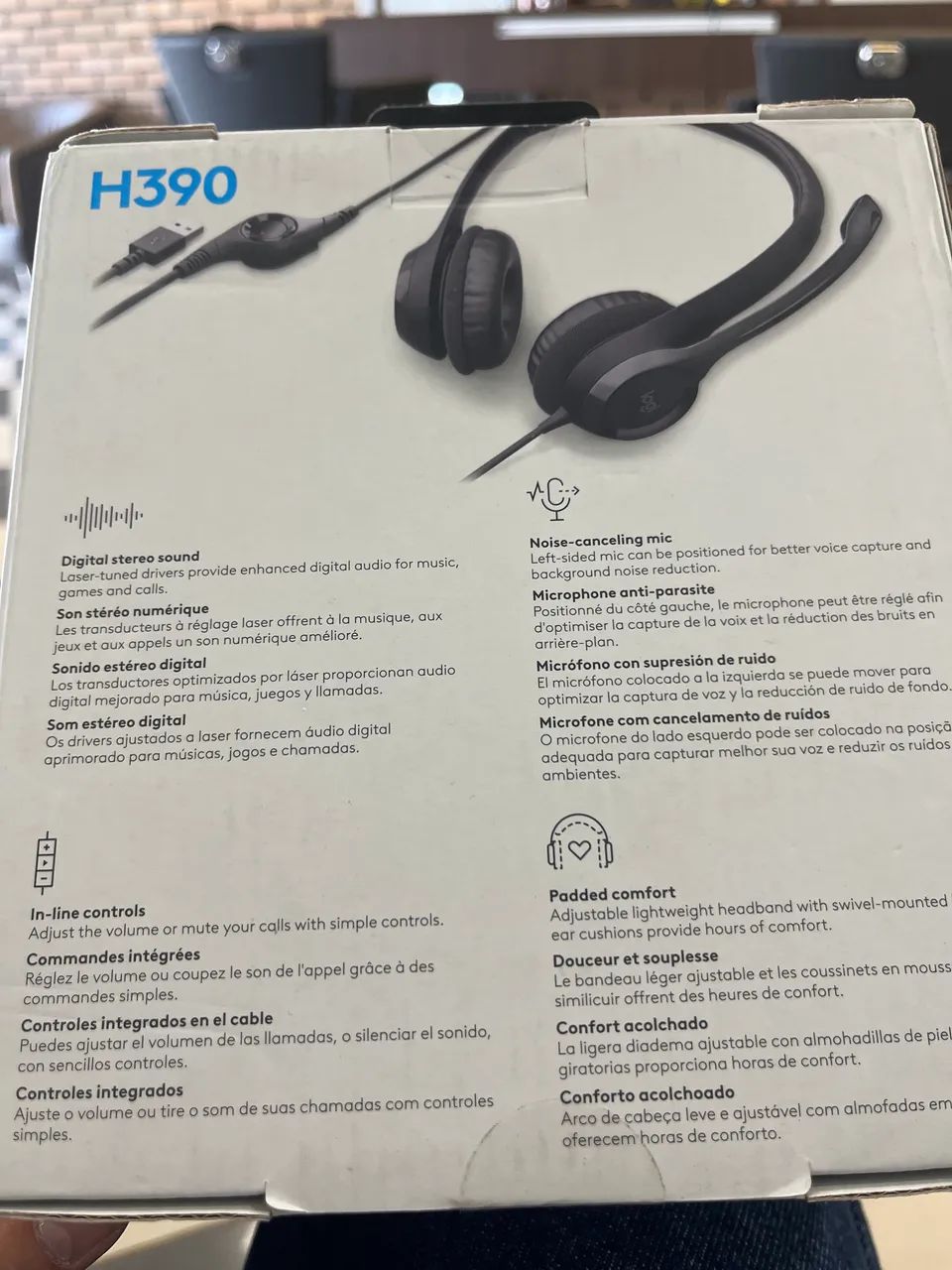 Fone com mic USB novo