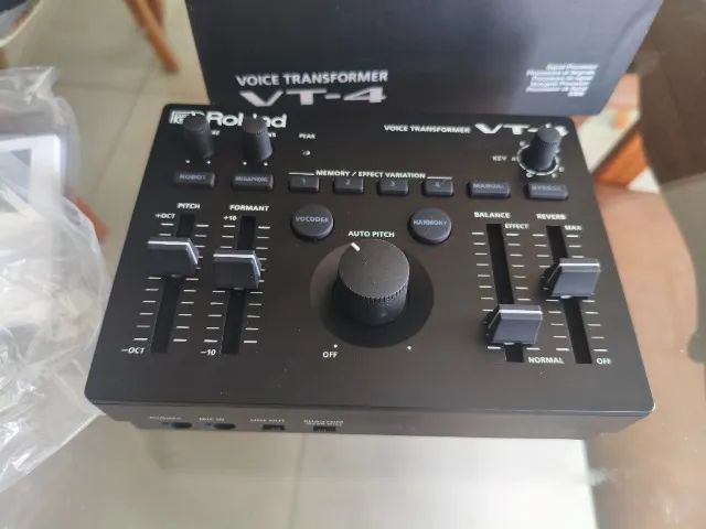 Roland Vt4 Voice Transformer Com Entrada Usb E Midi Novo