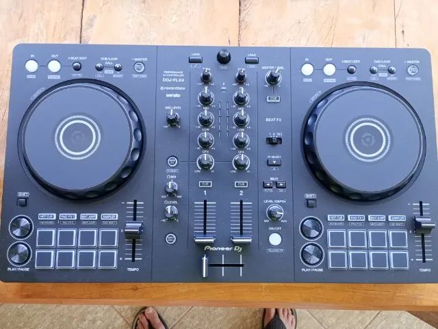 Controladora DDJ FLX4 semi-nova - Foto 2