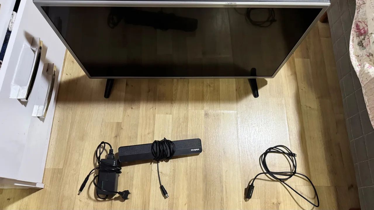 TV LG 32 polegadas modelo 32LW300C com cabos para repasse - Foto 2