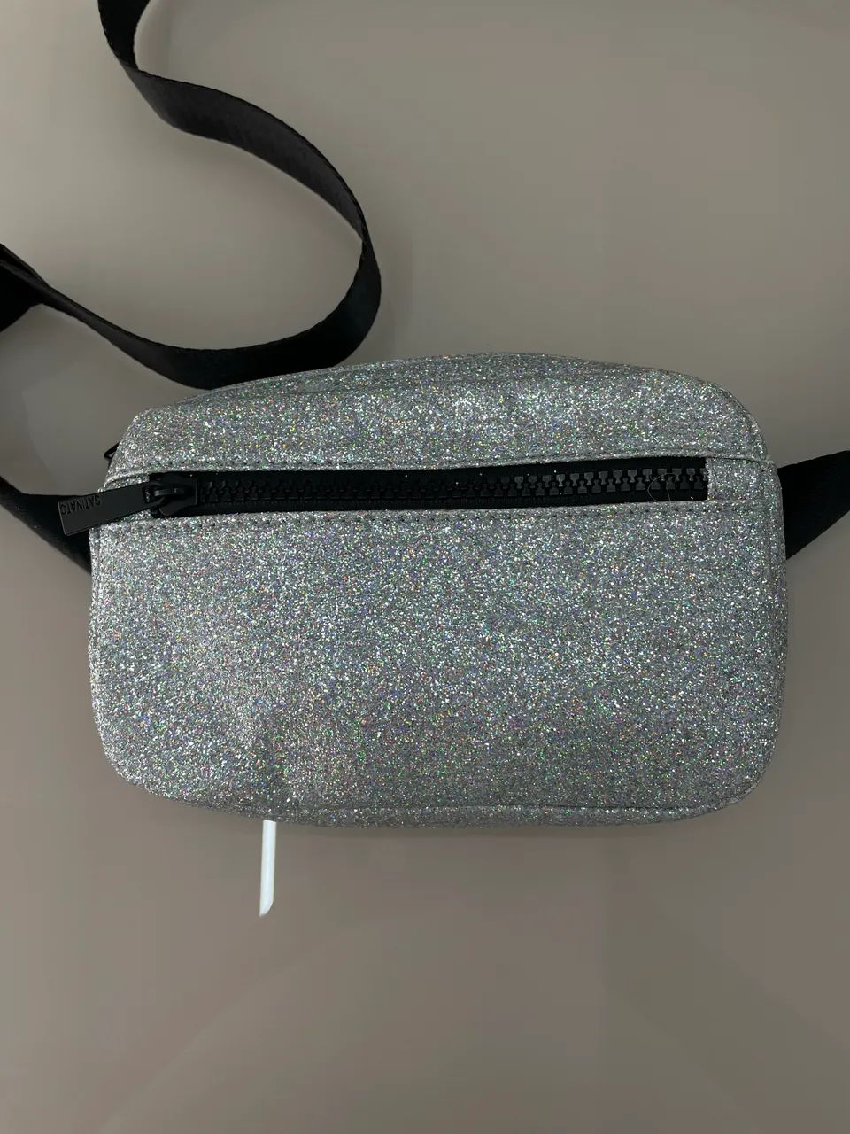 Pochete com gliter na frente  - Foto 4