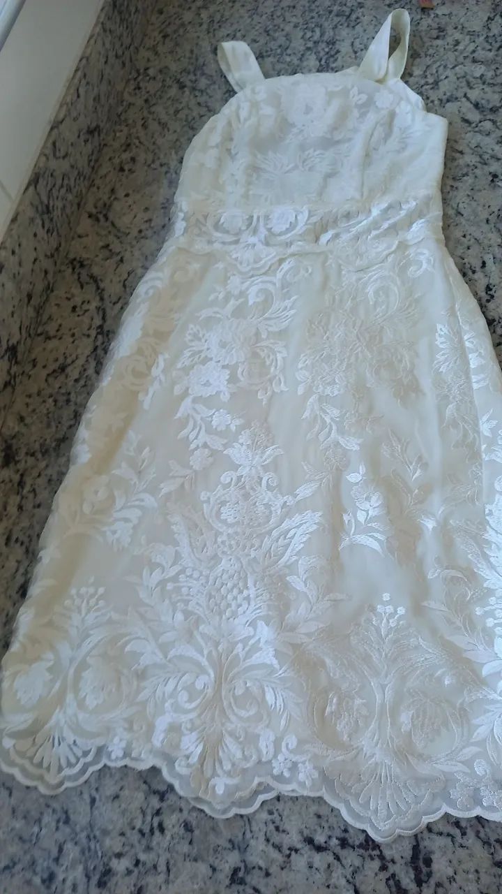 Vestido Off todo de Renda da Mauy