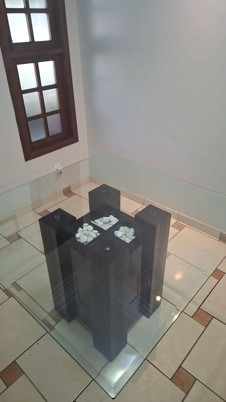 Mesa de Jantar - Vidro e base de madeira - Foto 2