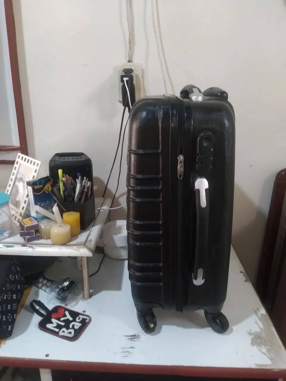 Vendo uma mala de material rígido de bordo de 10kg  - Foto 2
