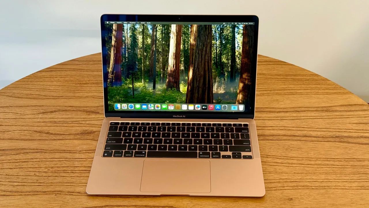 MacBook Air 13 Polegadas M1 8GB 256SSD Dourado - Seminovo