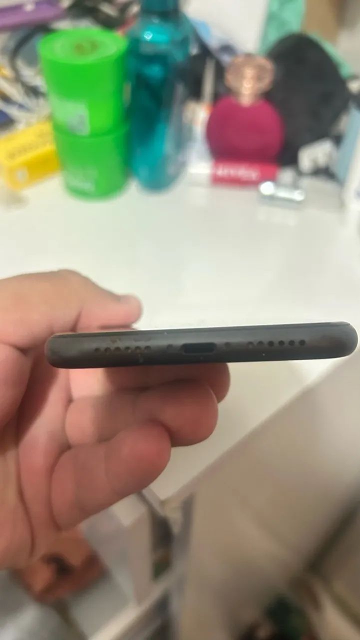 Iphone 11 64 Gb com caixa e carregador - Foto 3
