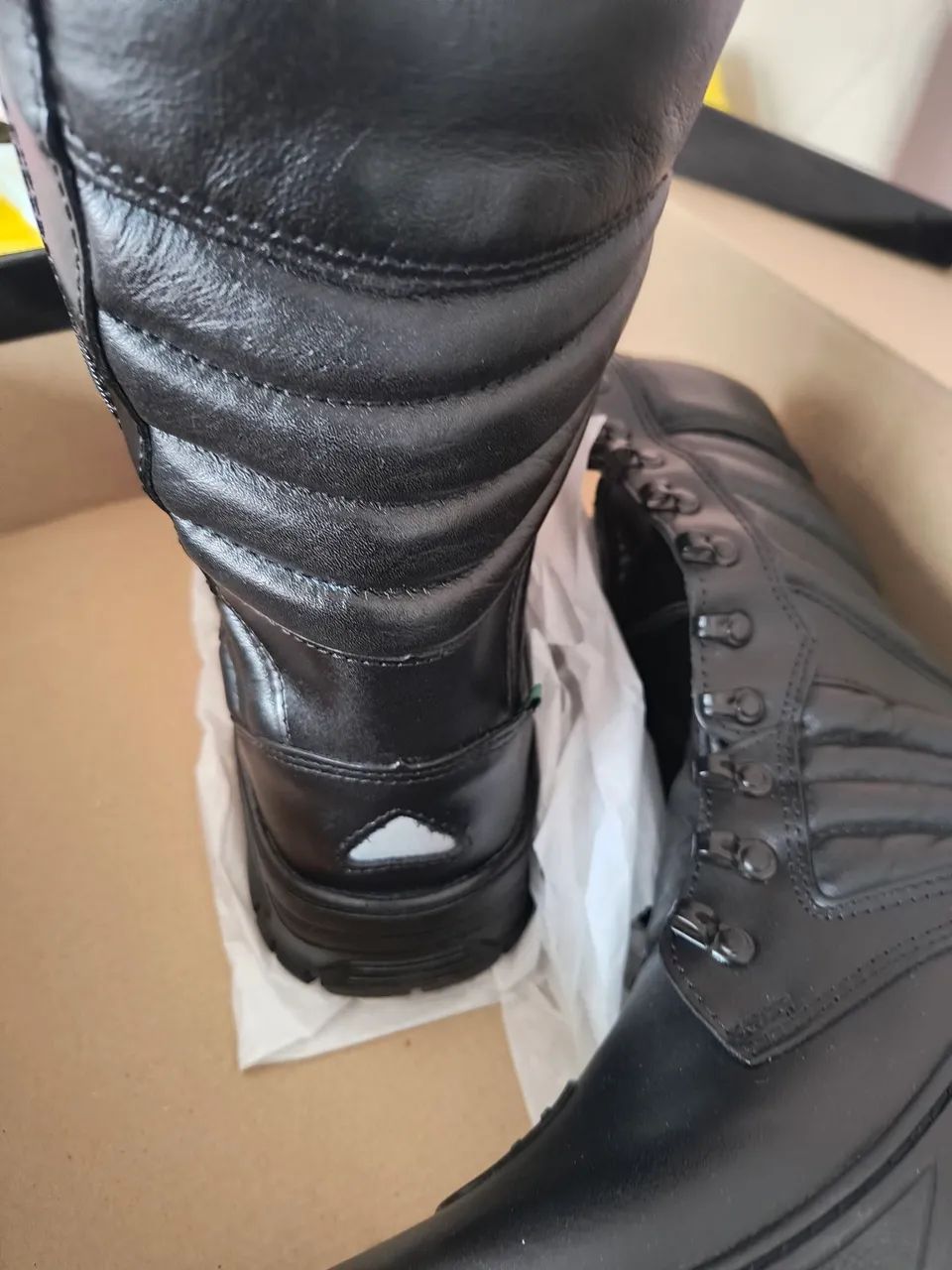 Bota tática com zíper tamanho 38