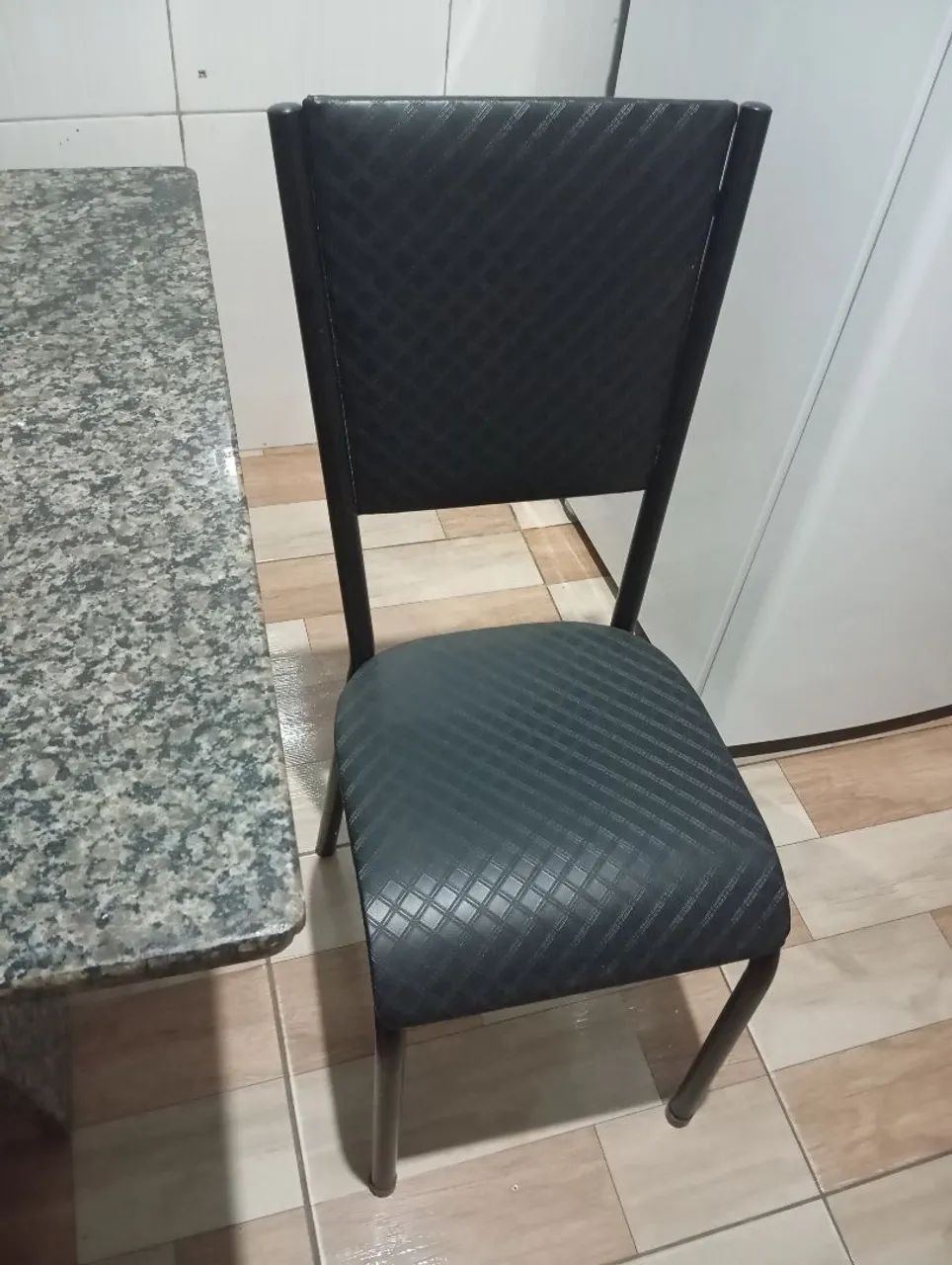 Cadeira tubolar preta  - Foto 2