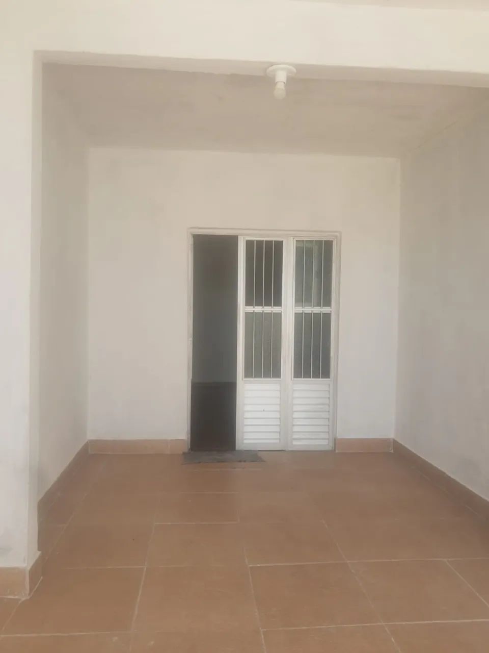 ALUGA-SE CASA  - Foto 2