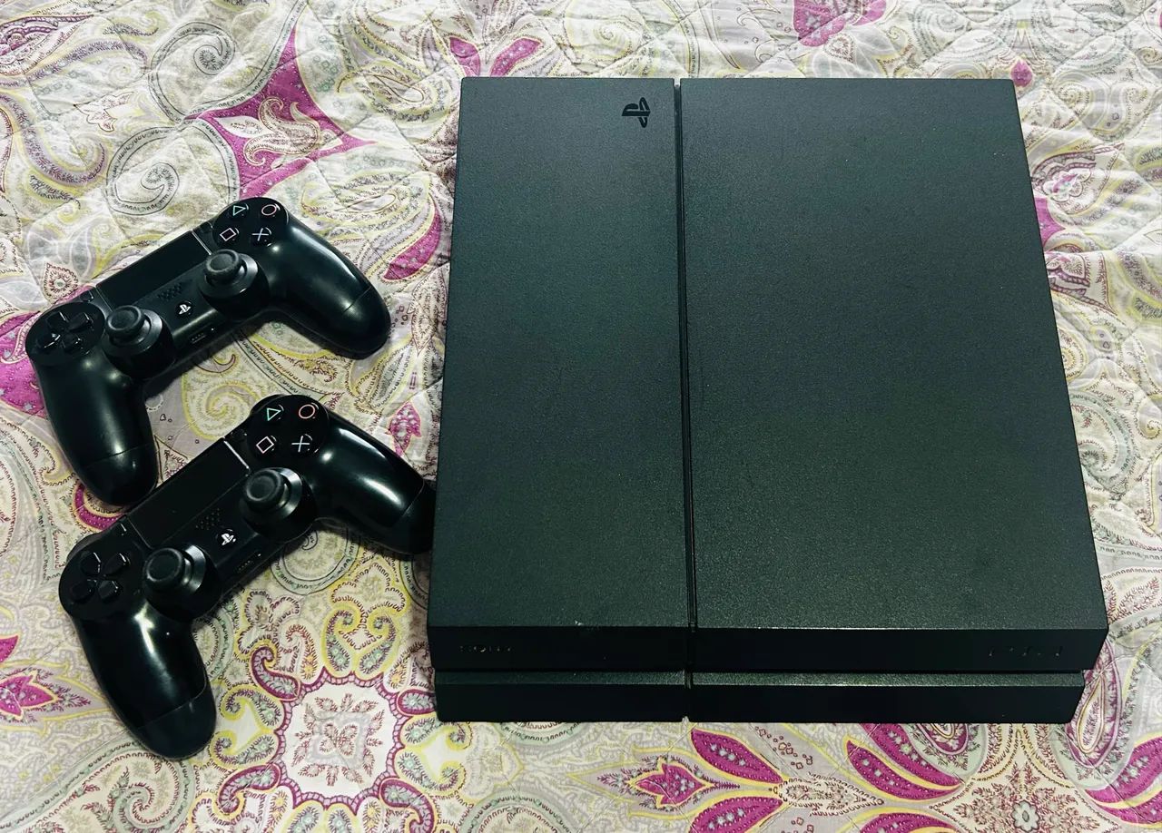 PlayStation 4 (02 controles)