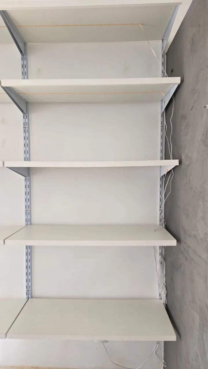 > Prateleira Modular de Aço e MDF / Expositor Comercial Usado (Ótimo Estado) - Foto 2