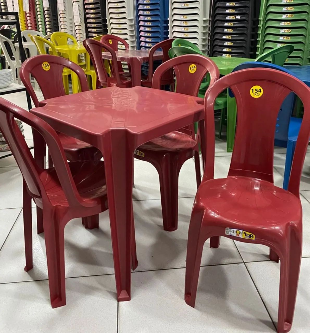 Conjuntos de mesas com cadeiras plásticas vermelha 