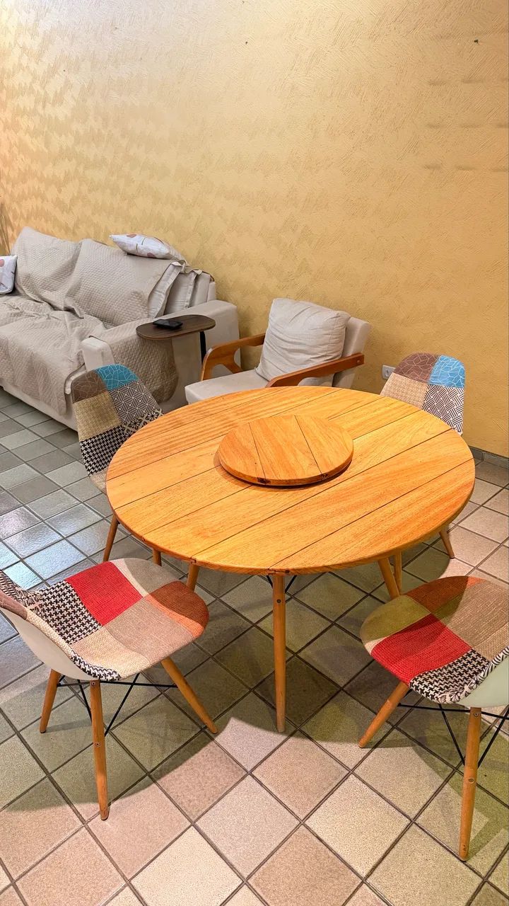 Mesa + 4 cadeiras (vendo separado tambem) - Foto 4