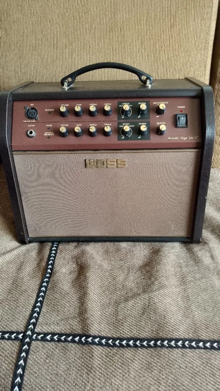 Amplificador Boss multiuso 